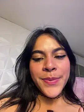 Snapshot of Sophie_wyld chatting on 11-16-25, 02:39 Sophie wyld online show from 11-16-25, 02:39