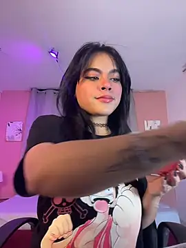 Sophie wyld online show from 11-25-25, 03:28