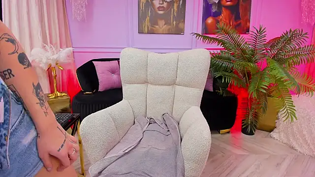 YasminWild online show from 11-28-25, 04:48