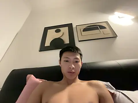 Snapshot of TE-39 chatting on 11-16-25, 12:55 TE-39 online show from 11-16-25, 12:55