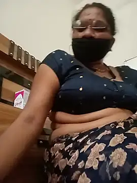 Snapshot of Menka_cut34 chatting on 06-15-26, 10:50 Menka cut34 online show from 06-15-26, 10:50