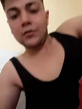 Snapshot of uuserxw chatting on 11-16-25, 10:54 uuserxw online show from 11-16-25, 10:54