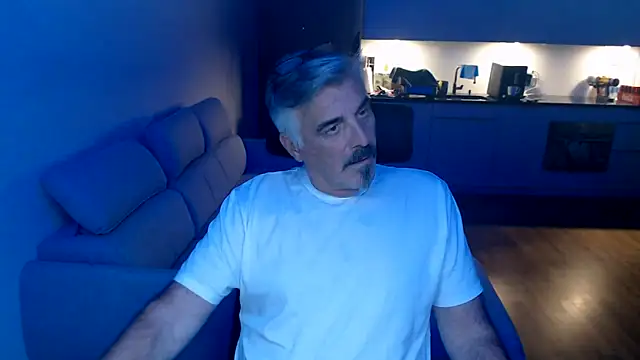 Buidapest online show from 02-01-26, 03:10