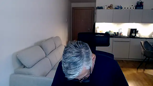 Buidapest online show from 02-14-26, 05:32