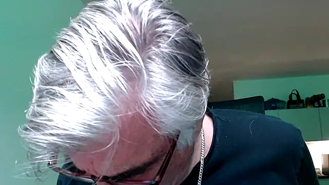 Buidapest online show from 05-16-26, 06:32