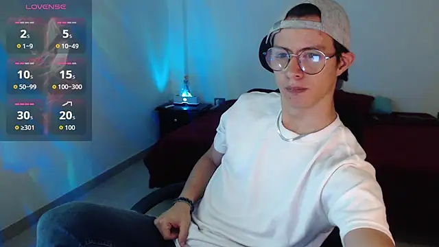 Snapshot of Brandon_starkk chatting on 04-24-26, 02:58 Brandon starkk online show from 04-24-26, 02:58