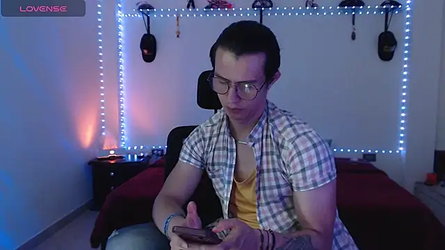 Snapshot of Brandon_starkk chatting on 05-30-26, 08:50 Brandon starkk online show from 05-30-26, 08:50