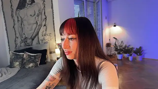 Snapshot of inked_witch chatting on 10-20-25, 01:44 inked witch online show from 10-20-25, 01:44