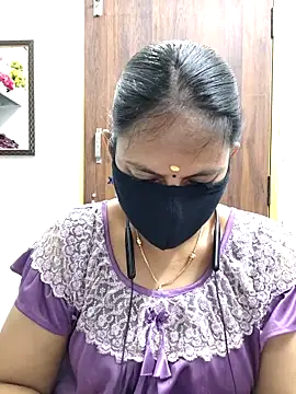 Queen-Neha online show from 04-23-26, 12:29