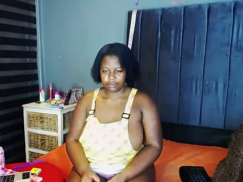 Snapshot of melanin_lizzy chatting on 11-17-25, 05:19 melanin lizzy online show from 11-17-25, 05:19