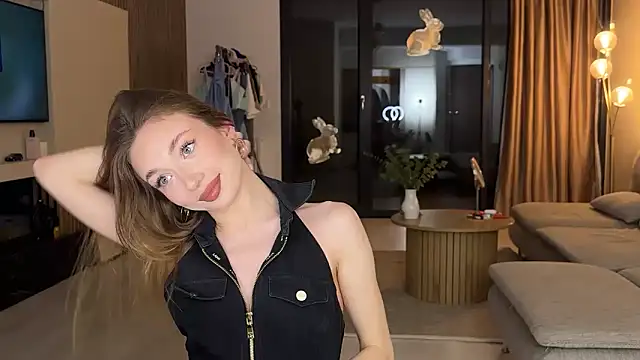 Jolienne online show from 05-17-26, 07:43