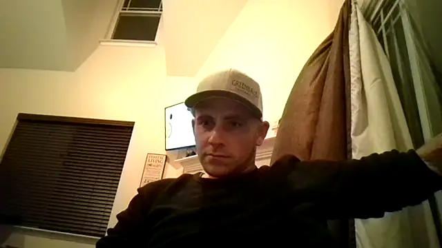 Snapshot of HungDave420 chatting on 11-17-25, 05:13 HungDave420 online show from 11-17-25, 05:13