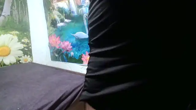 Snapshot of AnnaXGoldX chatting on 07-17-26, 12:56 AnnaXGoldX online show from 07-17-26, 12:56