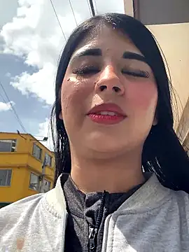 Dannii- online show from 02-05-26, 06:34