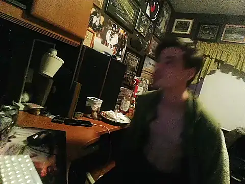 Snapshot of twentyistwenty chatting on 11-17-25, 05:46 twentyistwenty online show from 11-17-25, 05:46