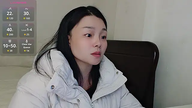 Snapshot of Aggie31 chatting on 11-18-25, 03:34 Aggie31 online show from 11-18-25, 03:34