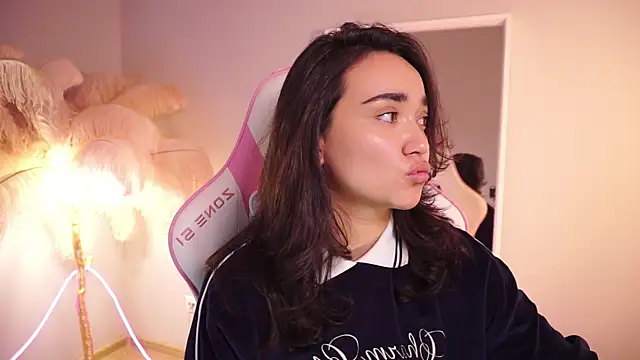 Snapshot of Shadow_Lotus chatting on 11-30-25, 01:15 Shadow Lotus online show from 11-30-25, 01:15