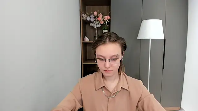 Snapshot of DelphaBoven chatting on 11-19-25, 02:22 DelphaBoven online show from 11-19-25, 02:22