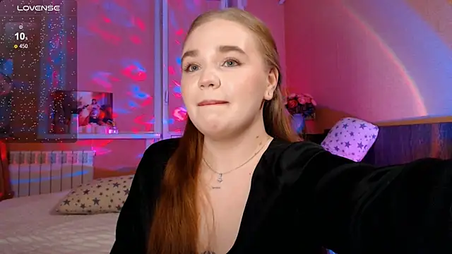 Snapshot of EmiRisse chatting on 11-22-25, 07:02 EmiRisse online show from 11-22-25, 07:02