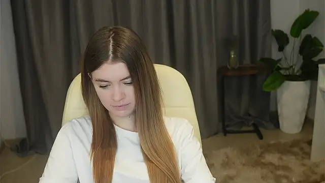 AngelesBenitz online show from 11-20-25, 01:22