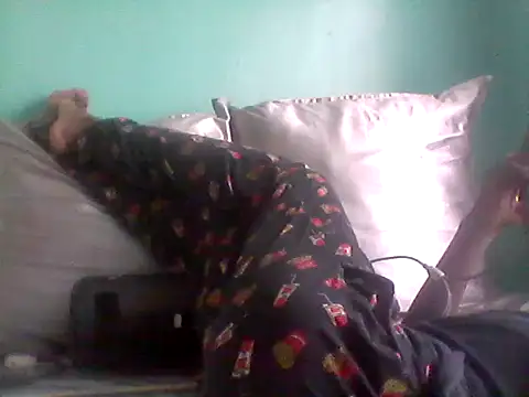 Snapshot of Vlazarus chatting on 02-21-26, 12:17 Vlazarus online show from 02-21-26, 12:17