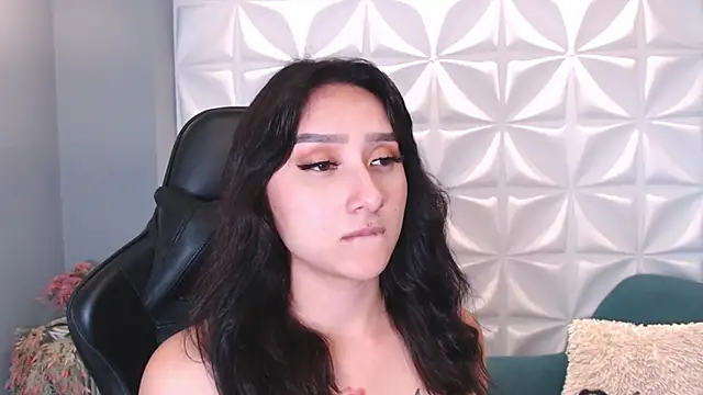 HorneyyQueen online show from 11-25-25, 02:39