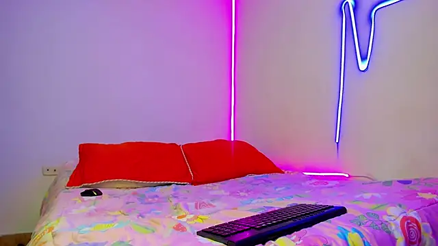Snapshot of demonychloe chatting on 05-01-26, 02:10 demonychloe online show from 05-01-26, 02:10