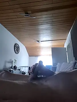 Snapshot of Tomus38 chatting on 11-24-25, 10:04 Tomus38 online show from 11-24-25, 10:04