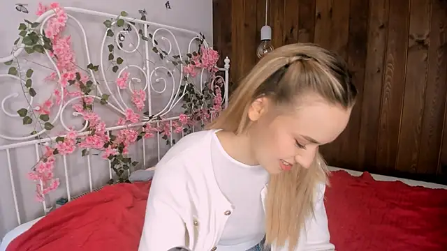 KristleKirst online show from 11-28-25, 11:13