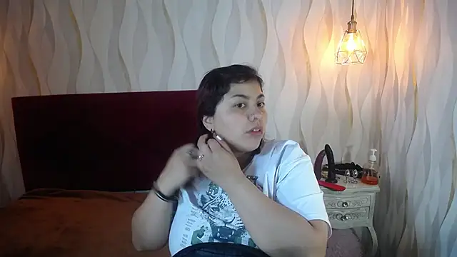 danna garza online show from 11-30-25, 05:44