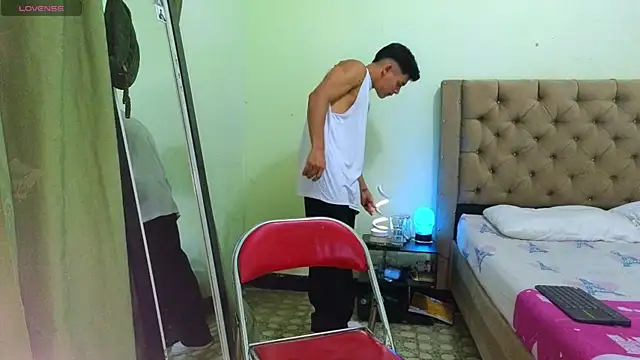 Snapshot of blorelopez chatting on 02-05-26, 01:10 blorelopez online show from 02-05-26, 01:10