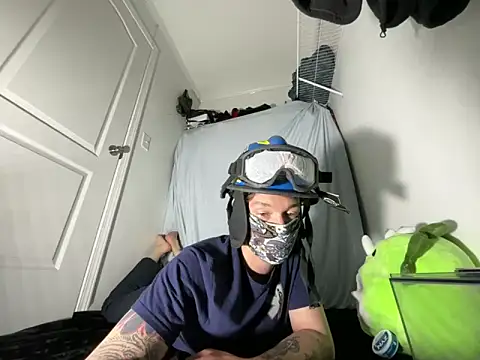 Jaxrouge online show from 11-18-25, 06:18