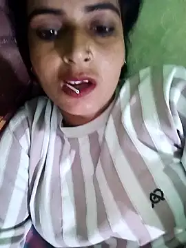 Snapshot of Sexy_bigg chatting on 03-18-26, 03:15 Sexy bigg online show from 03-18-26, 03:15