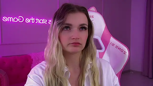 AnnyRaii online show from 02-20-26, 06:30