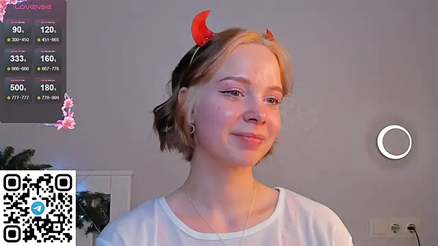 Snapshot of UmbraVelour chatting on 01-08-26, 02:41 UmbraVelour online show from 01-08-26, 02:41