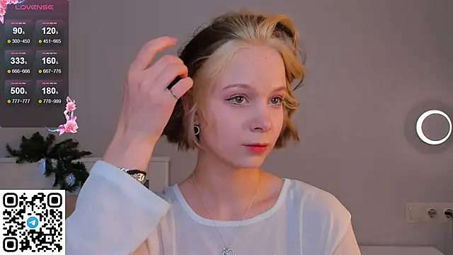 Snapshot of UmbraVelour chatting on 01-12-26, 02:22 UmbraVelour online show from 01-12-26, 02:22