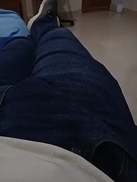 Snapshot of ouchenshadow2975 chatting on 11-22-25, 01:10 ouchenshadow2975 online show from 11-22-25, 01:10