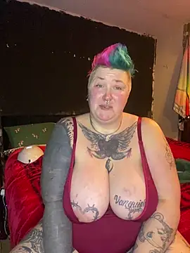 DamagedGoddessX online show from 11-26-25, 06:20