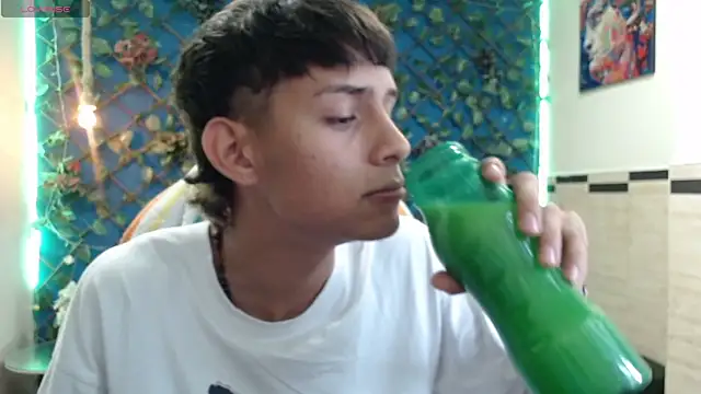 Snapshot of DraxBlade09 chatting on 12-14-25, 03:45 DraxBlade09 online show from 12-14-25, 03:45