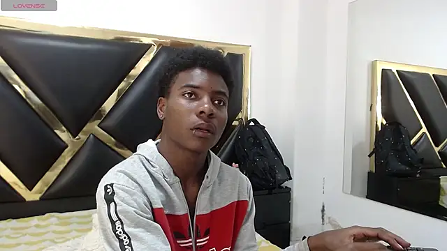 NoahJhonson69 online show from 04-17-26, 02:20