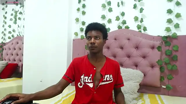 NoahJhonson69 online show from 05-21-26, 11:39