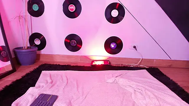 goddess julieta online show from 03-11-26, 06:47