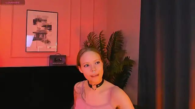 lucy loy online show from 04-15-26, 12:01