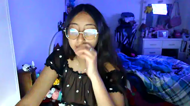 Nanylux online show from 11-20-25, 02:23