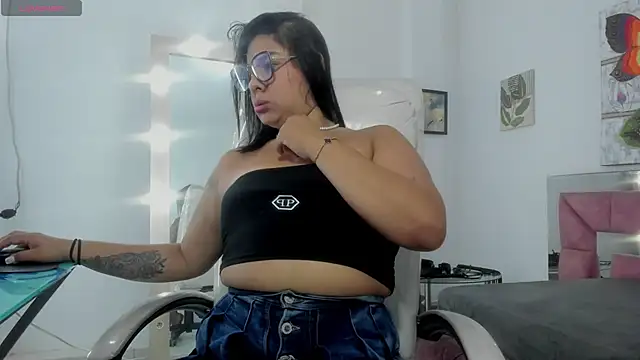 Soffii clarkk online show from 11-26-25, 09:49