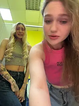 Snapshot of RussianWoman chatting on 02-15-26, 03:14 RussianWoman online show from 02-15-26, 03:14