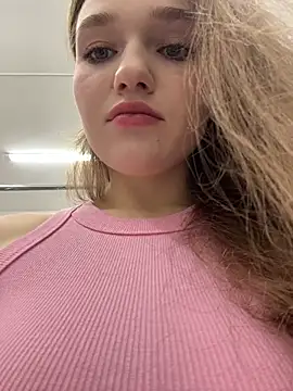 Snapshot of RussianWoman chatting on 02-17-26, 03:03 RussianWoman online show from 02-17-26, 03:03