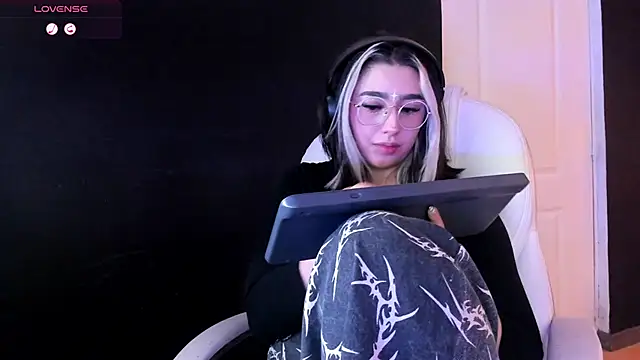 GabyRose9 online show from 03-27-26, 09:47