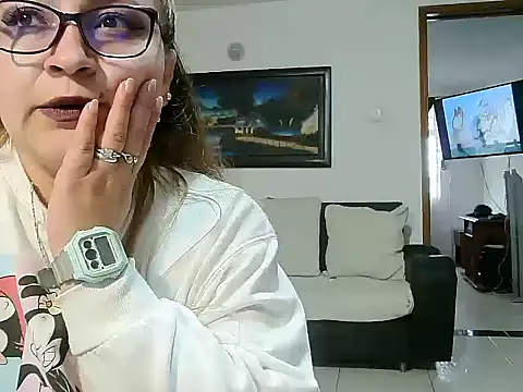 Snapshot of LexieNatty chatting on 11-19-25, 07:36 LexieNatty online show from 11-19-25, 07:36