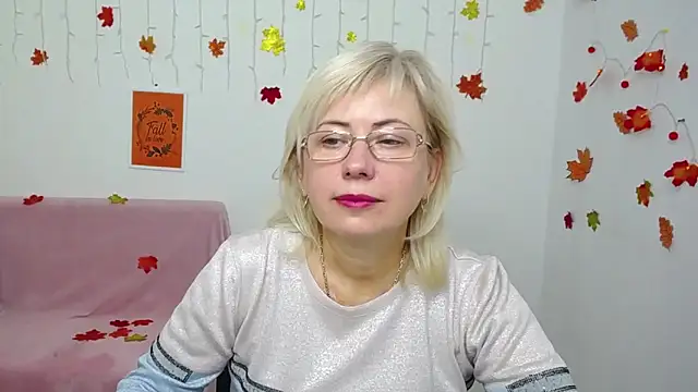 LaurenWishy online show from 12-02-25, 06:08